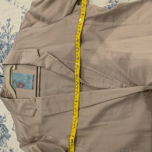 Hinge blazer jacket in pale taupe size Medium. THIS LISTING IS FOR JACKET ONLY. - Picture 6 of 8